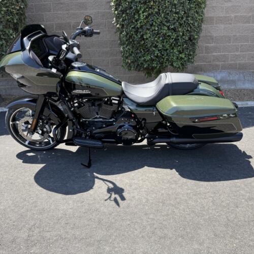 FLTRX 2026 Road Glide® thumb 1