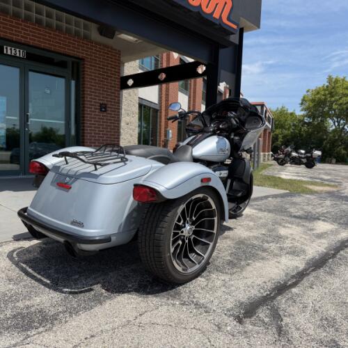 FLTRT 2024 Road Glide 3 thumb 3