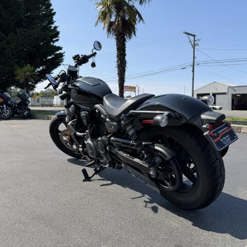 2023 Harley-Davidson® Nightster™ Vivid Black thumb 1