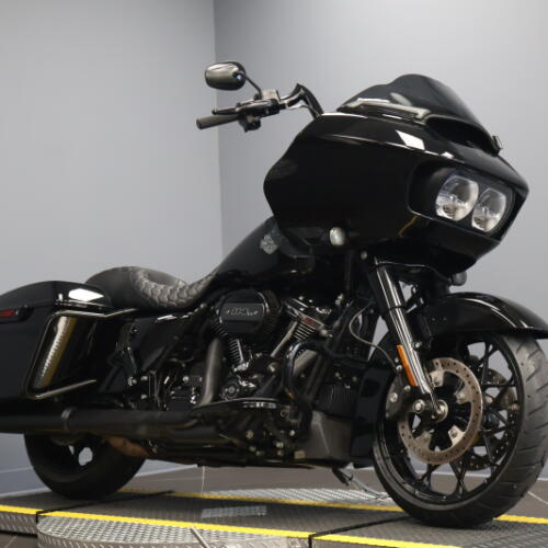 2022 Harley-Davidson® Road Glide® Special Vivid Black - Black Finish thumb 2