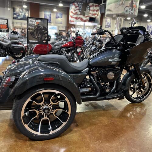 FLTRT 2026 Road Glide 3 thumb 2
