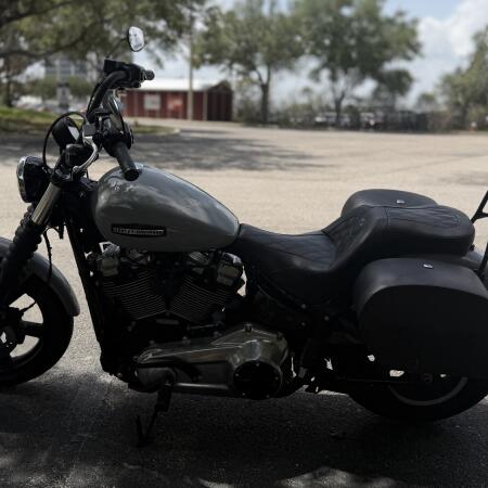 2025 Harley-Davidson® Street Bob® Billiard Gray w/Cast Wheels thumb 1