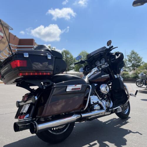 2011 Harley-Davidson® Electra Glide® FLHTK Ultra Limited DK/LT ROOT BEER 656922 thumb 2