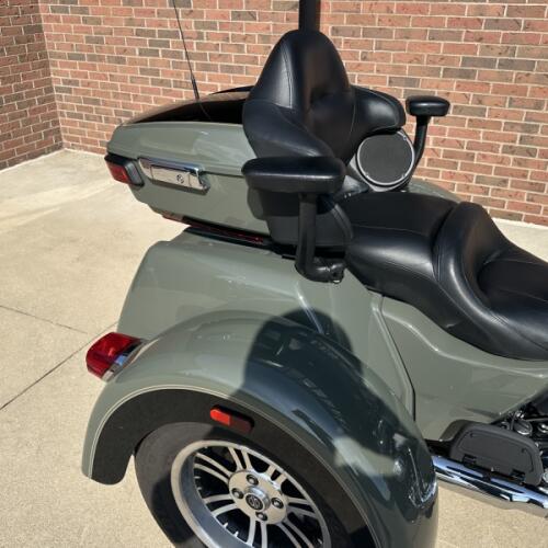 PRICE REUCED! 2021 Harley-Davidson Trike Tri Glide Ultra FLHTCUTG thumb 1