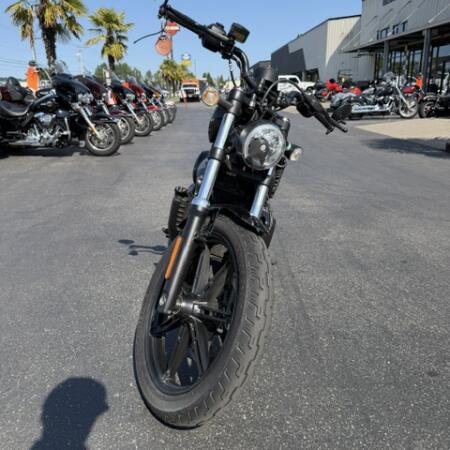 2023 Harley-Davidson® Nightster™ Vivid Black thumb 3