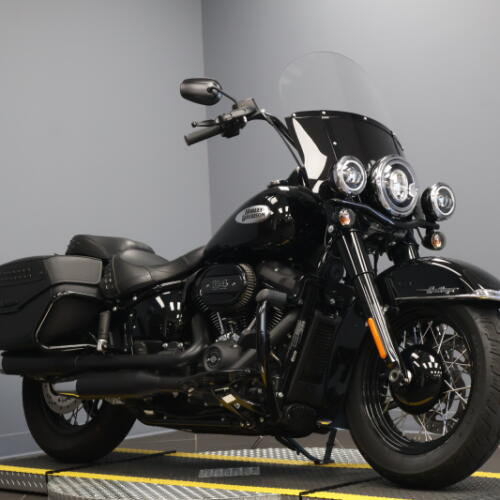 2024 Harley-Davidson® Heritage Classic FLHCS thumb 2