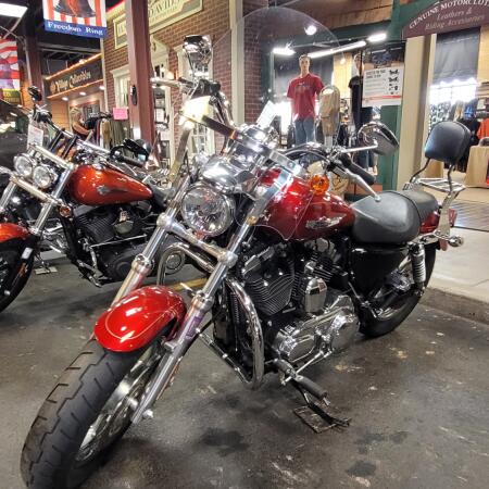 2013 Harley-Davidson® 1200 Custom Ember Red Sunglo thumb 2