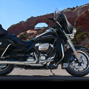 2017 FLHTK Harley-Davidson® Ultra Limited Black Quartz thumb 0