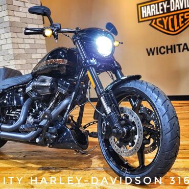 2016 Harley-Davidson® CVO™ Pro Street Breakout®, FXSE thumb 2