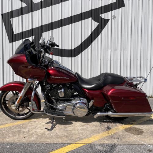 2017 Harley-Davidson® Road Glide® Special Velocity Red Sunglo thumb 2