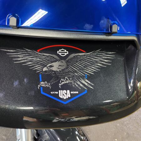 2026 Harley-Davidson® Road Glide® Liberty Edition Enthusiast Collection thumb 2