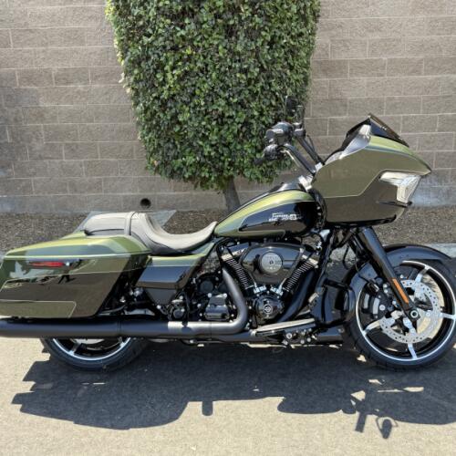 FLTRX 2026 Road Glide® thumb 2