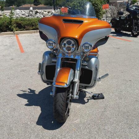 2014 Harley-Davidson® Ultra Limited Two-Tone Amber Whiskey/Brilliant Silver thumb 2