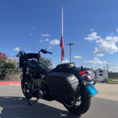 2026 Harley-Davidson® FLHC Heritage Classic Midnight Ember  thumb 0