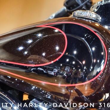 2011 Harley-Davidson® Heritage Softail® Classic, FLSTC thumb 0