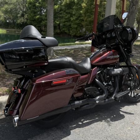 2018 Harley-Davidson® Street Glide® Special thumb 2