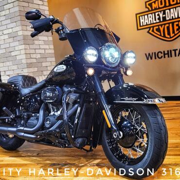 2022 Harley-Davidson® Heritage Classic 114, FLHCS thumb 2