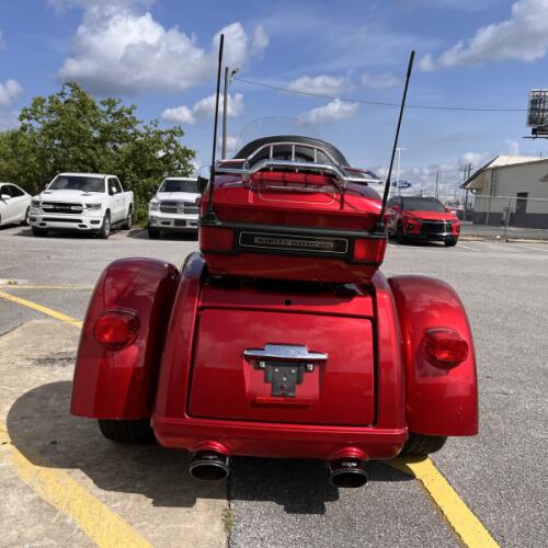 2013 Harley-Davidson® Tri Glide™ Ultra Classic® Ember Red Sunglo thumb 1