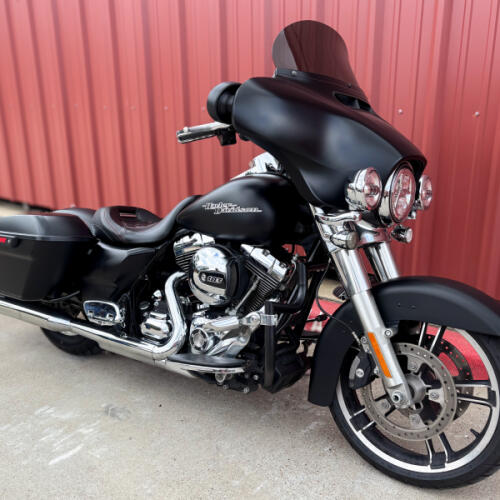 2014 Harley-Davidson® Street Glide® FLHX Black Denim thumb 2