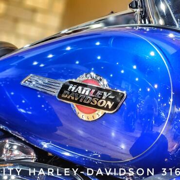 2024 Harley-Davidson® Tri Glide® Ultra, FLHTCUTG thumb 0