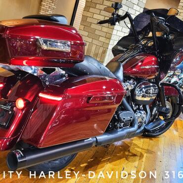 2017 Harley-Davidson® Road Glide® Special, FLTRXS thumb 1