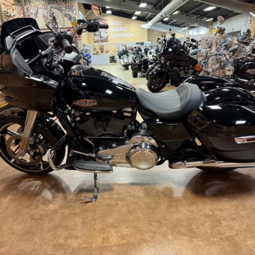 2025 FLTRX- Road Glide® thumb 2