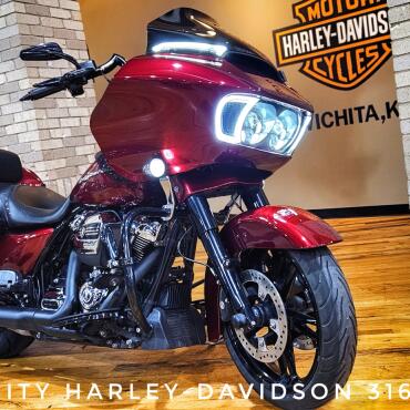 2017 Harley-Davidson® Road Glide® Special, FLTRXS thumb 2