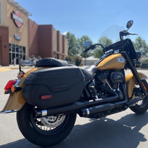 2023 Harley-Davidson® Heritage Classic Prospect Gold 037943 thumb 2
