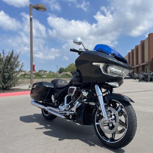 2026 Harley-Davidson® FLTRX Road Glide® MIDNIGHT EMBER thumb 3