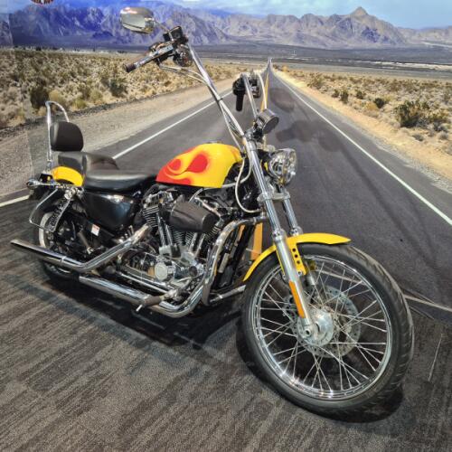 2014 Harley-Davidson® Seventy-Two® Corona Yellow thumb 3
