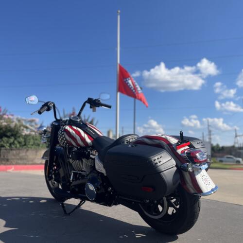2026 Harley-Davidson® FLHC Heritage Classic DRK BILIARD GRY thumb 0