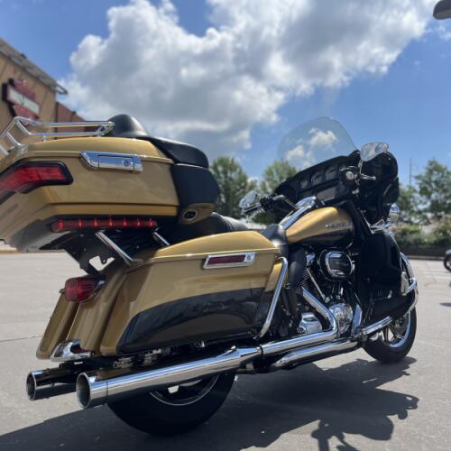 2017 Harley-Davidson® FLHTKL Ultra Limited Low Black Hills Gold 617002 thumb 2