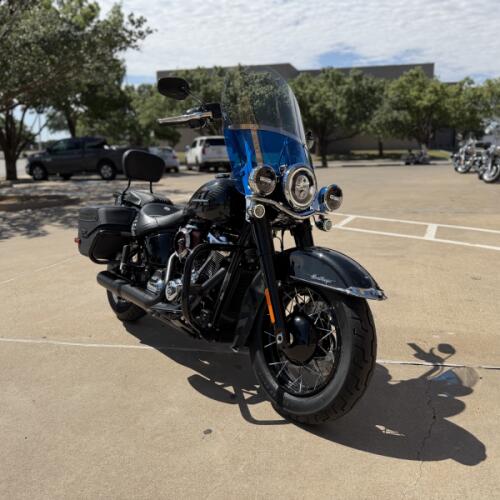 2026 Harley-Davidson® Heritage Classic Midnight Ember w/Laced Wheels thumb 2