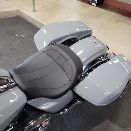 2026 Harley-Davidson® Road Glide® Solo thumb 1