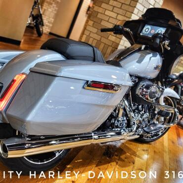 2025 Harley-Davidson® Street Glide®, FLHX thumb 1