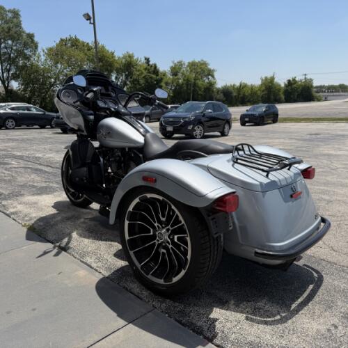 FLTRT 2024 Road Glide 3 thumb 1