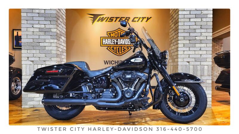 2022 Harley-Davidson® Heritage Classic 114, FLHCS