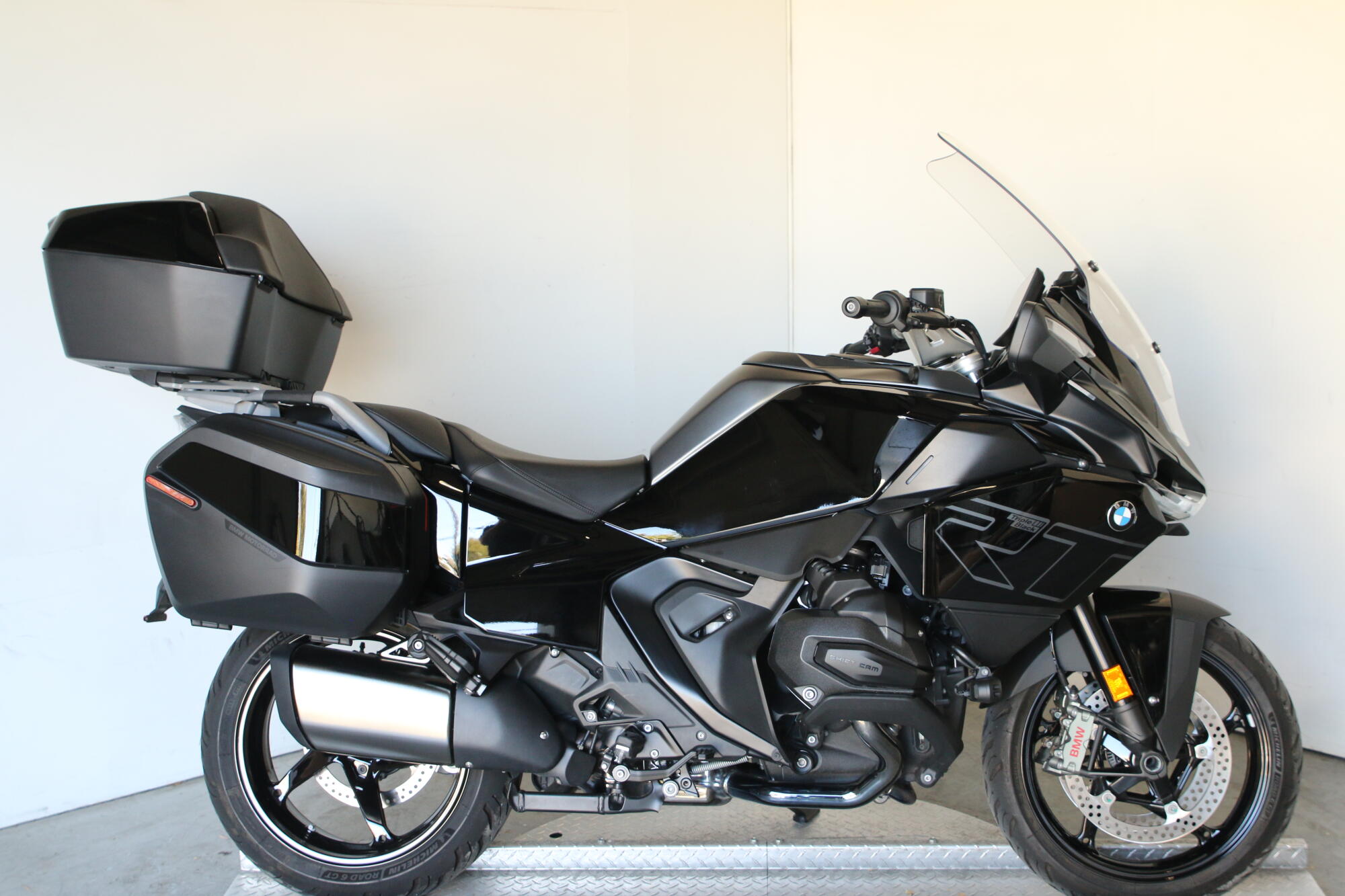 2026 BMW Motorrad R 1300 RT, photo 2