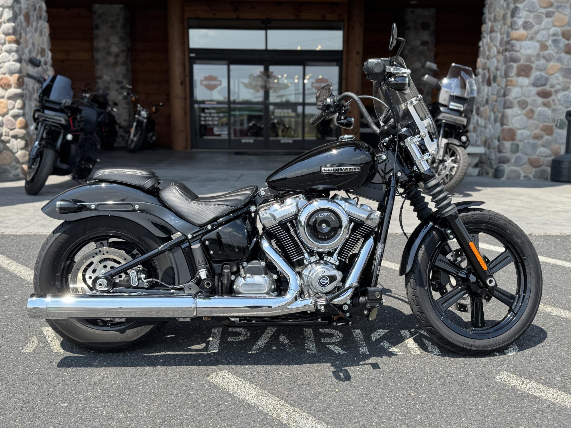 FXBB 2025 Street Bob™