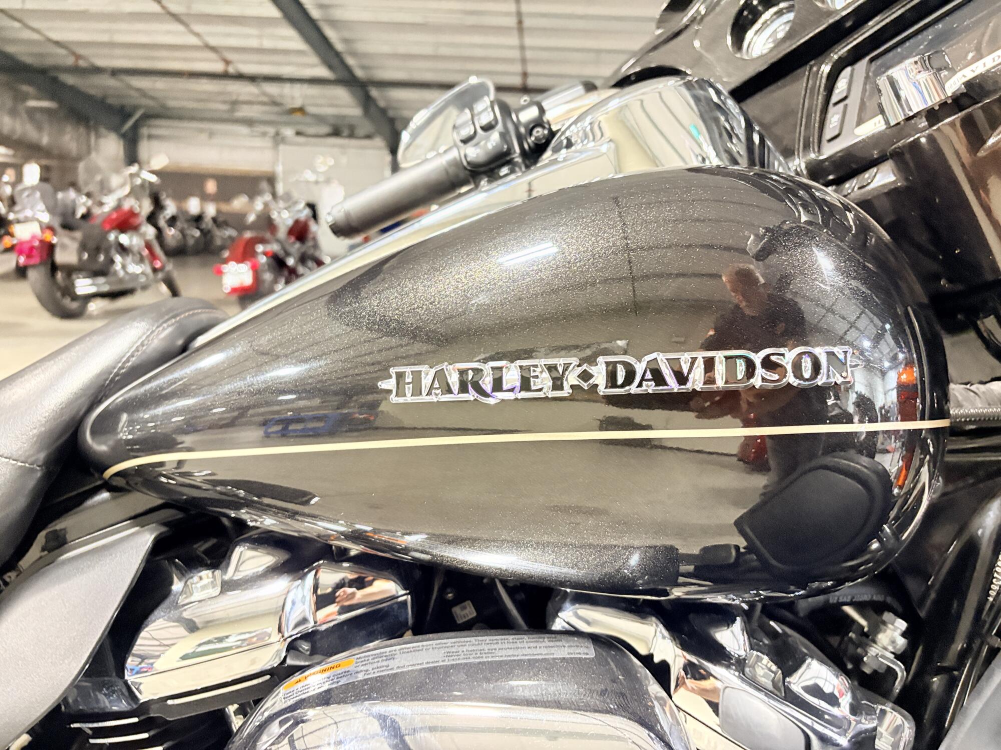 2017 FLHTK Harley-Davidson® Ultra Limited Black Quartz