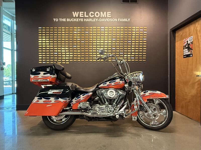 2005 Harley-Davidson® Road King® Classic Vivid Black