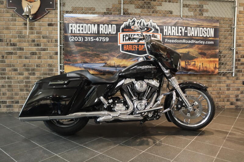  2012 Street Glide® (FLHX103)