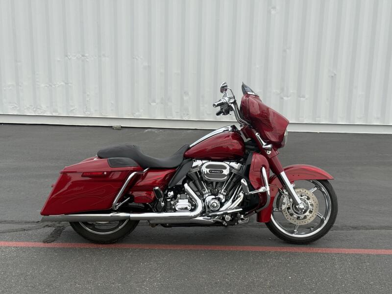 FLHXSE 2016 CVO™ Street Glide®