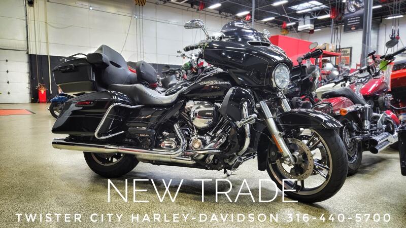 2014 Harley-Davidson® Street Glide® Special, FLHXS
