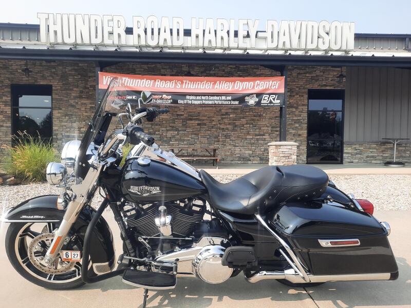2021 Harley-Davidson® Road King® Vivid Black