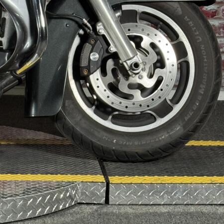 2008 Harley-Davidson® Street Glide® Vivid Black thumb 1