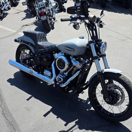 FXBB 2025 Street Bob™ thumb 0