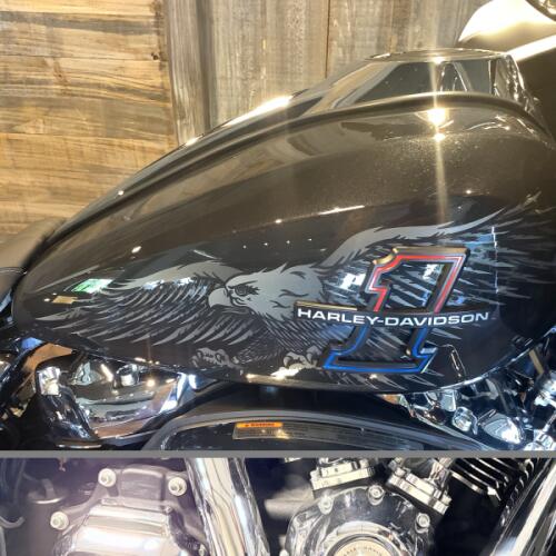 2017 FLHTK Harley-Davidson® Ultra Limited Black Quartz thumb 3