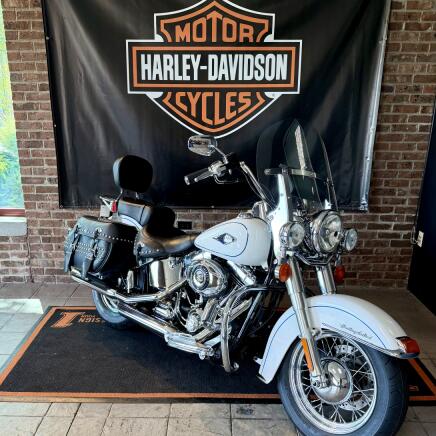 2013 Harley-Davidson® Heritage Softail® Classic Bright White thumb 3
