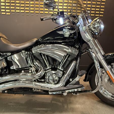 2013 Harley-Davidson® Fat Boy® Vivid Black thumb 3